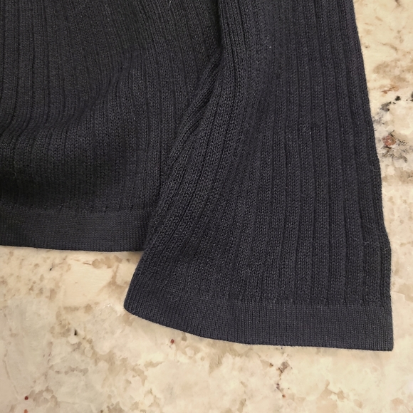 Reunion V-Neck Ribbed Sweater Size XL - Picture 5 of 9